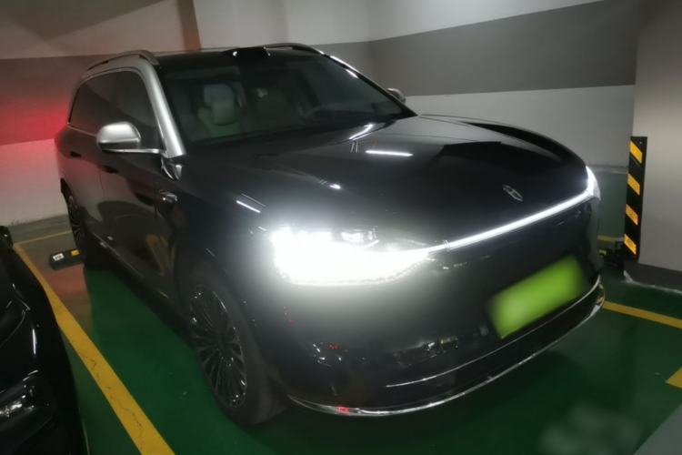 Used Hima AITO M9 2025 Extended-Range Ultra Version 52 kWh 6-Seater Front Right 45 Deg