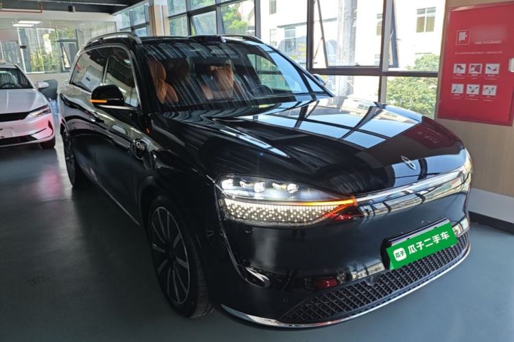 Used Hima AITO M9 2025 Extended-Range Max Version 52 kWh 6-Seater Edition Front Right 45 Deg