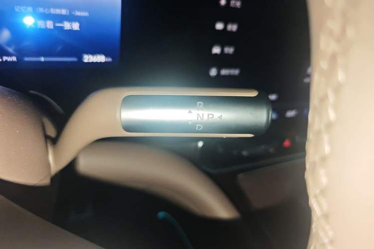 Used Hima AITO M9 2025 Extended-Range Max Version 52 kWh 5-Seater Edition Gear Lever