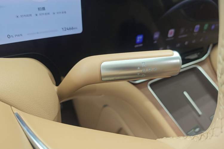 Used Hima AITO M9 2025 Extended-Range Ultra Version 52 kWh 6-Seater Gear Lever