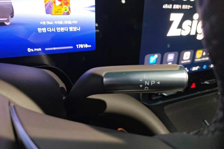 Used Hima AITO M9 2025 Extended-Range Max Version 52 kWh 5-Seater Edition Gear Lever