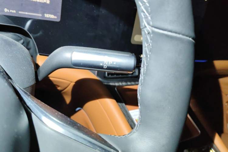 Used Hima AITO M9 2025 Extended-Range Ultra Version 52 kWh 6-Seater Gear Lever