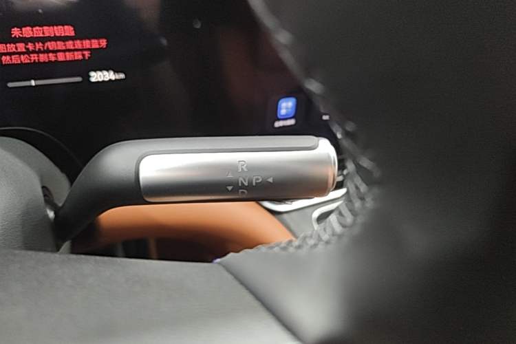 Used Hima AITO M9 2025 Extended-Range Ultra Version 52 kWh 6-Seater Gear Lever