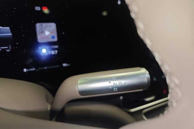 Used Hima AITO M9 2025 Extended-Range Ultra Version 52 kWh 6-Seater Gear Lever