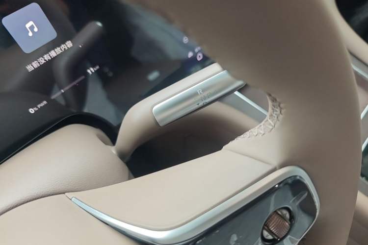 Used Hima AITO M9 2025 Model Range-Extended Max Edition 52kWh 6-seater (896-line LiDAR) Gear Lever