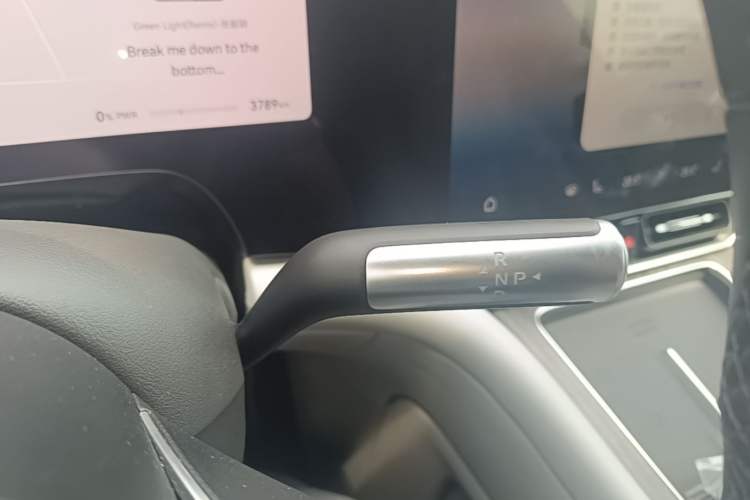 Used Hima AITO M9 2025 Extended-Range Ultra Version 52 kWh 5-Seater Edition Gear Lever