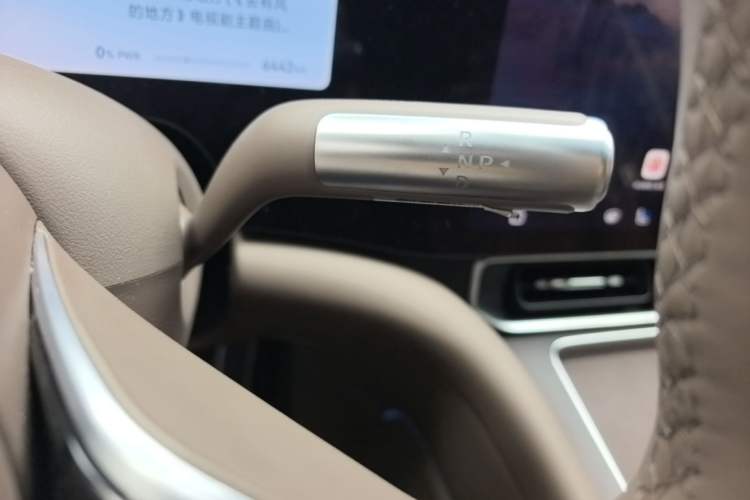 Used Hima AITO M9 2025 All-Electric Ultra Version 100 kWh 5-Seater Model Gear Lever