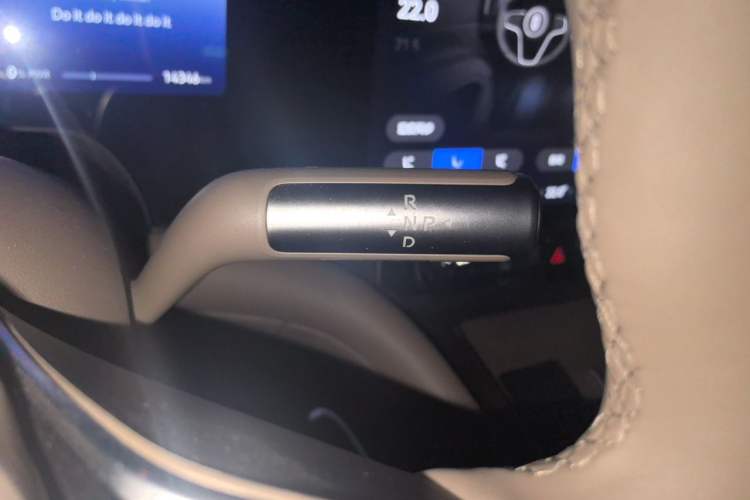 Used Hima AITO M9 2025 Extended-Range Ultra Version 52 kWh 5-Seater Edition Gear Lever
