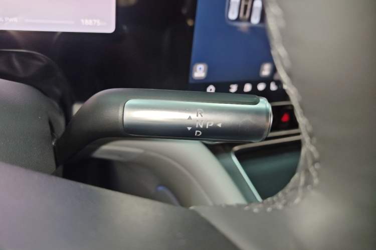 Used Hima AITO M9 2025 Extended-Range Ultra Version 52 kWh 6-Seater Gear Lever