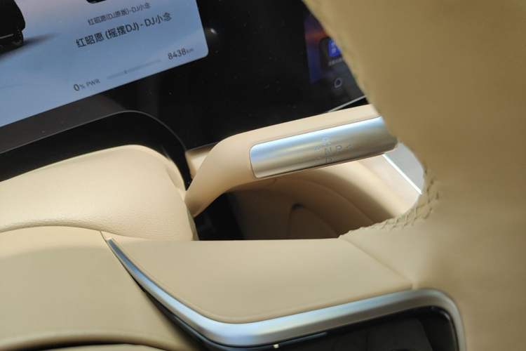 Used Hima AITO M9 2025 Extended-Range Ultra Version 52 kWh 6-Seater Gear Lever