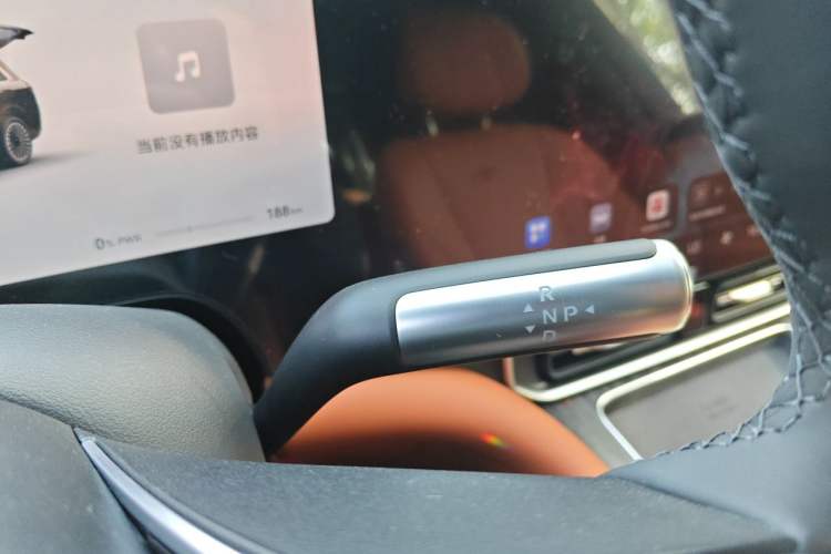 Used Hima AITO M9 2025 Extended-Range Max Version 52 kWh 5-Seater Edition Gear Lever