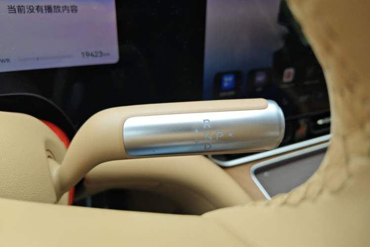 Used Hima AITO M9 2025 Extended-Range Max Version 52 kWh 6-Seater Edition Gear Lever