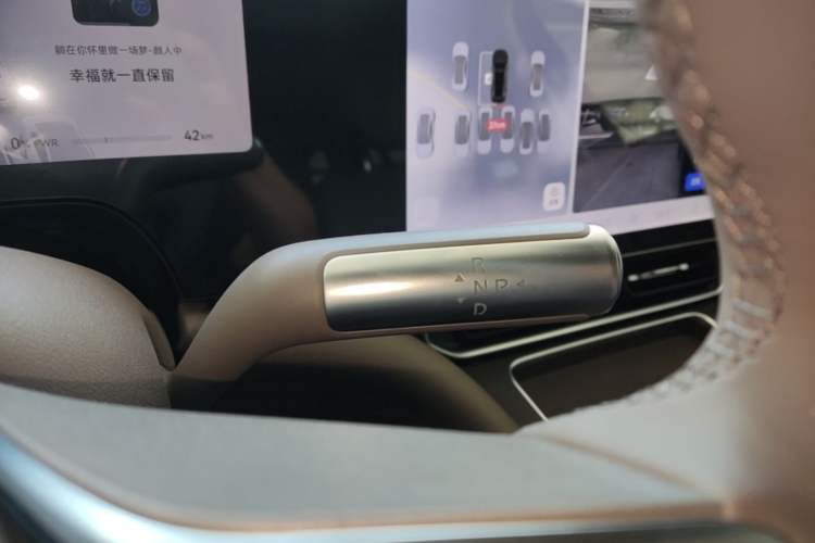 Used Hima AITO M9 2025 Model Range-Extended Max Edition 52kWh 5-seater (896-line LiDAR) Gear Lever