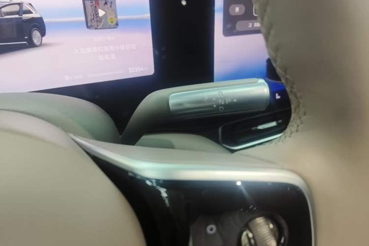 Used Hima AITO M9 2025 Extended-Range Ultra Version 52 kWh 5-Seater Edition Gear Lever