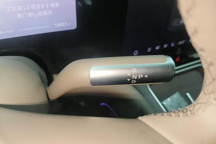 Used Hima AITO M9 2025 Extended-Range Ultra Version 52 kWh 6-Seater Gear Lever