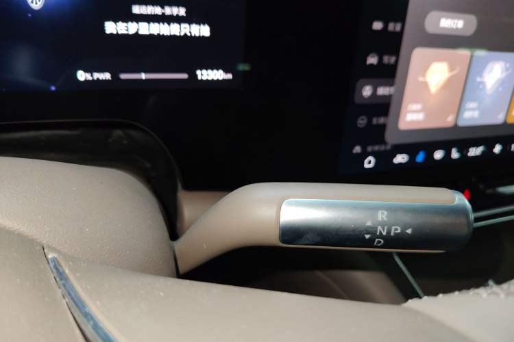 Used Hima AITO M9 2025 Pure Electric Ultra Version 100 kWh 6-Seater Model Gear Lever