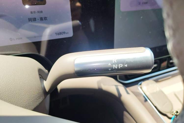 Used Hima AITO M9 2025 Extended-Range Ultra Version 52 kWh 5-Seater Edition Gear Lever