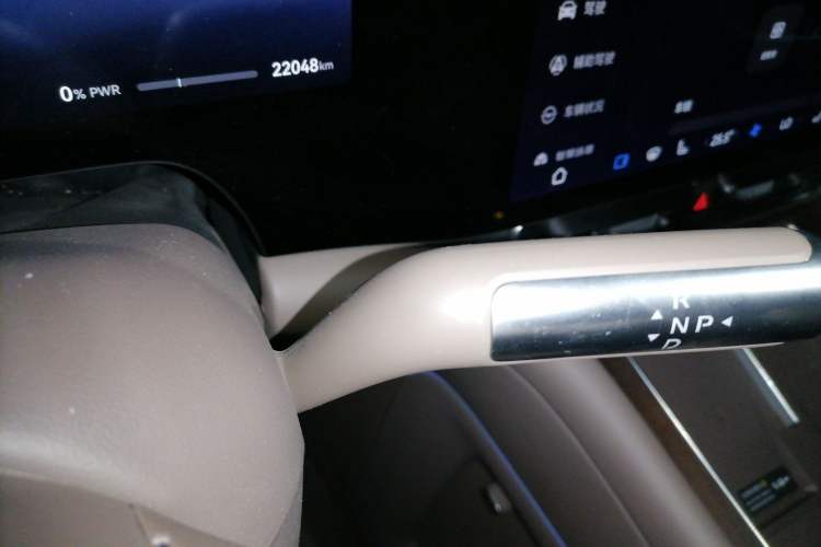 Used Hima AITO M9 2025 Pure Electric Ultra Version 100 kWh 6-Seater Model Gear Lever