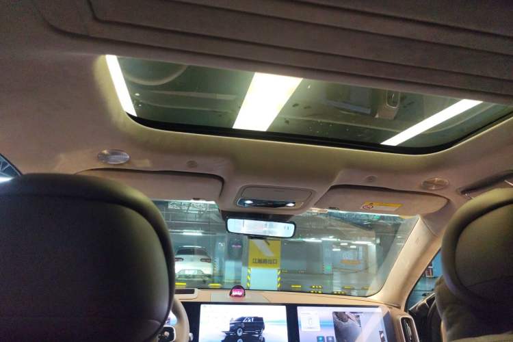 Used Hima AITO M9 2025 Extended-Range Ultra Version 52 kWh 6-Seater Headliner
