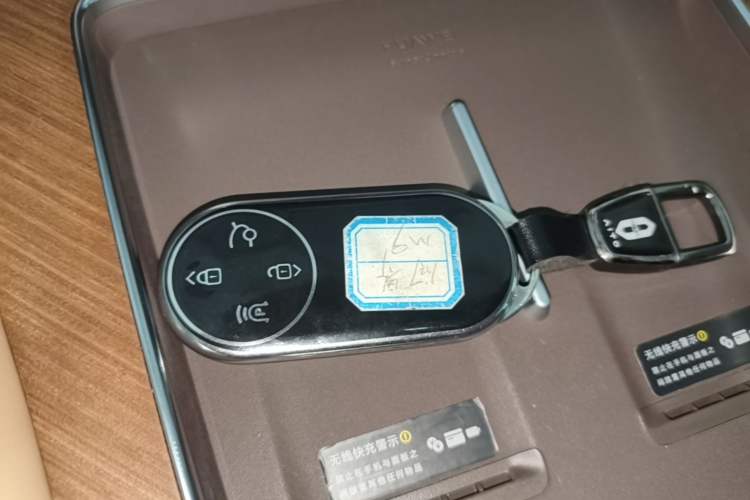 Used Hima AITO M9 2025 Extended-Range Ultra Version 52 kWh 6-Seater Interior 1
