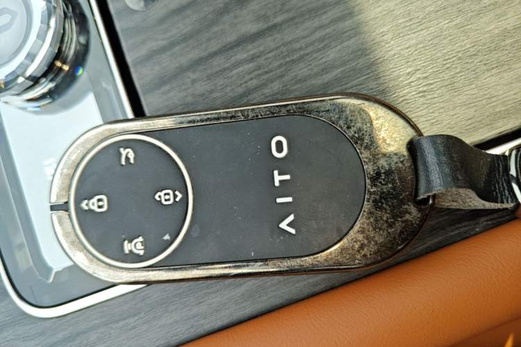 Used Hima AITO M9 2025 Extended-Range Max Version 52 kWh 6-Seater Edition Interior 1