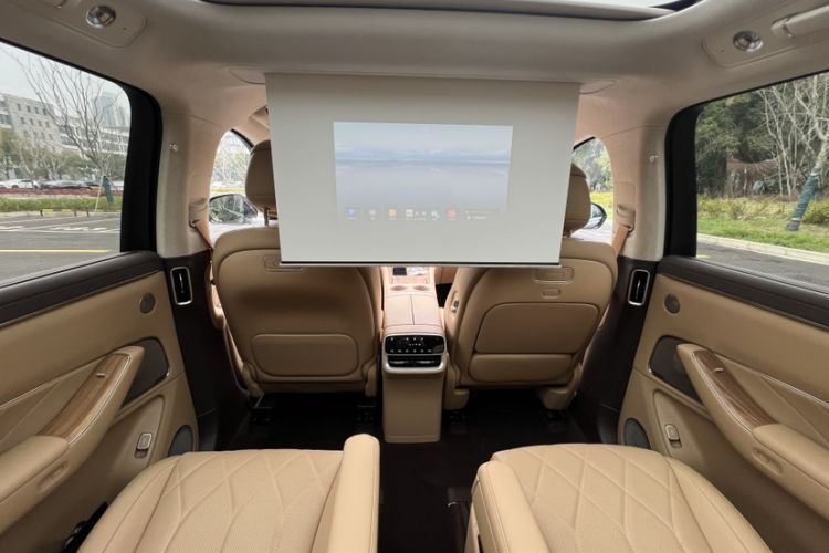 Used Hima AITO M9 2025 Extended-Range Ultra Version 52 kWh 6-Seater Interior 1