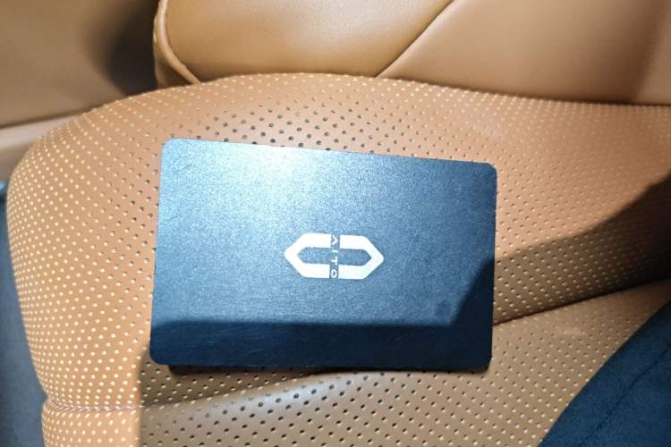 Used Hima AITO M9 2025 Extended-Range Max Version 52 kWh 6-Seater Edition Interior 1