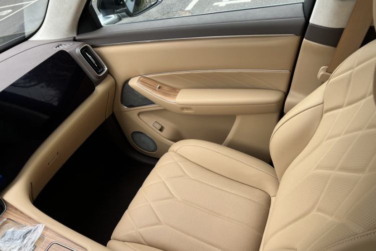 Used Hima AITO M9 2025 Extended-Range Ultra Version 52 kWh 6-Seater Interior 10