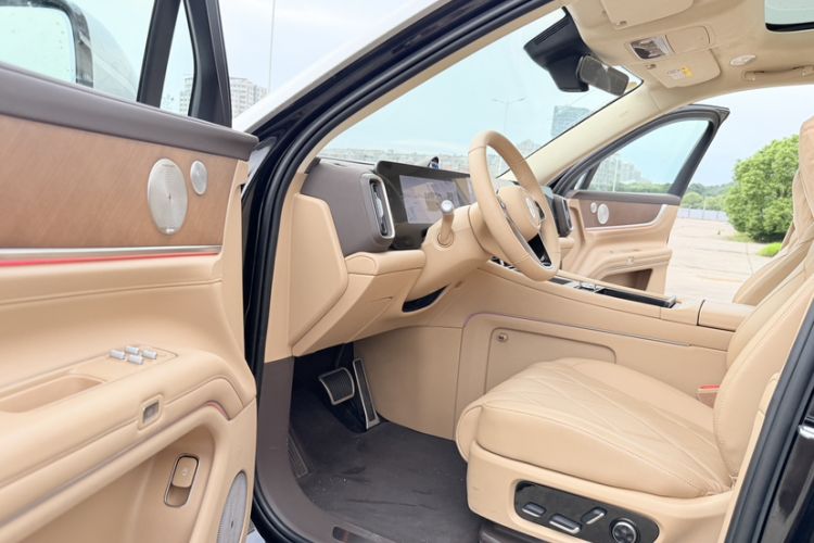 Used Hima AITO M9 2025 Extended-Range Ultra Version 52 kWh 6-Seater Interior 10