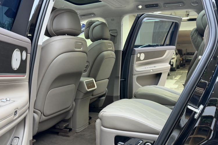 Used Hima AITO M9 2025 Extended-Range Ultra Version 52 kWh 6-Seater Interior 11