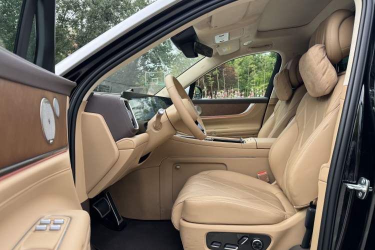 Used Hima AITO M9 2025 Extended-Range Ultra Version 52 kWh 6-Seater Interior 2