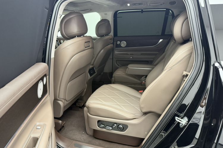 Used Hima AITO M9 2025 Extended-Range Ultra Version 52 kWh 6-Seater Interior 2