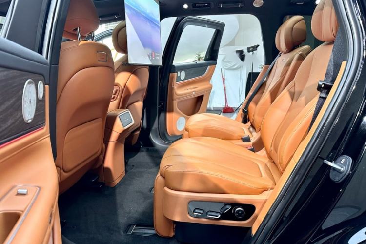 Used Hima AITO M9 2025 Extended-Range Ultra Version 52 kWh 6-Seater Interior 2