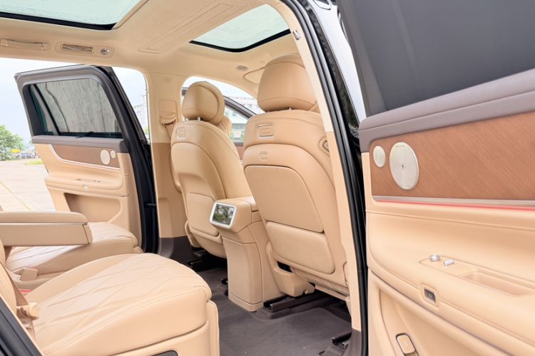 Used Hima AITO M9 2025 Extended-Range Ultra Version 52 kWh 6-Seater Interior 2
