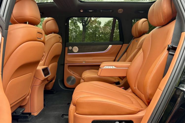 Used Hima AITO M9 2025 Extended-Range Ultra Version 52 kWh 6-Seater Interior 3