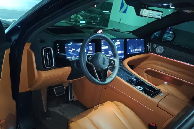 Used Hima AITO M9 2025 Extended-Range Max Version 52 kWh 6-Seater Edition Interior 3