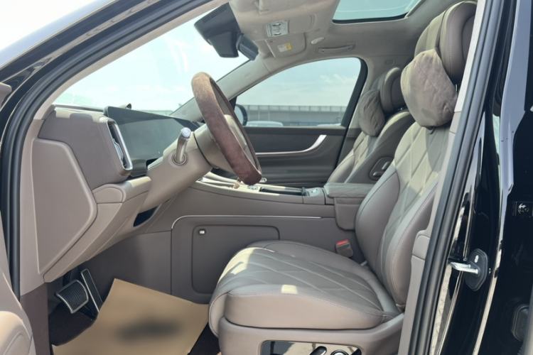 Used Hima AITO M9 2025 Extended-Range Ultra Version 52 kWh 5-Seater Edition Interior 4
