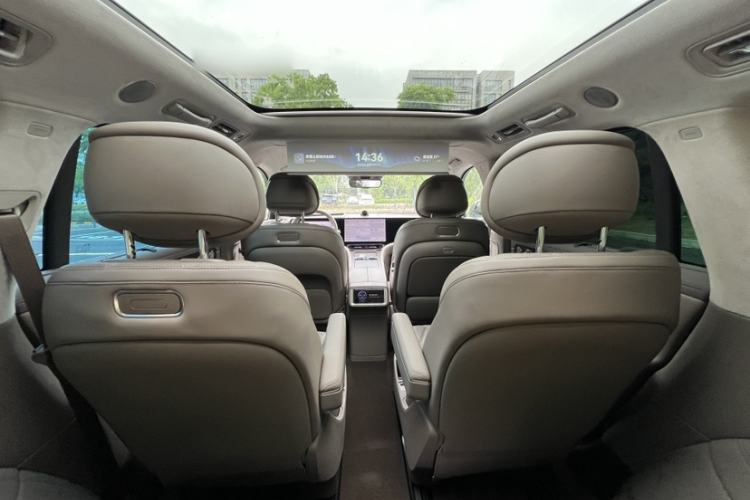 Used Hima AITO M9 2025 Extended-Range Ultra Version 52 kWh 6-Seater Interior 4
