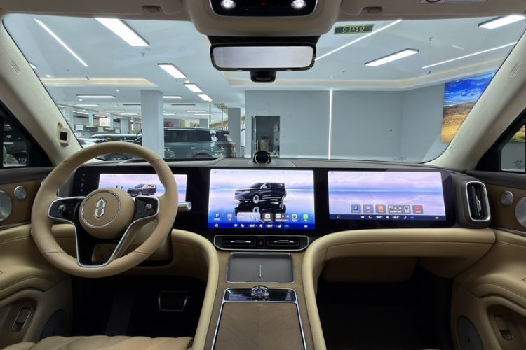 Used Hima AITO M9 2025 Extended-Range Ultra Version 52 kWh 6-Seater Interior 4