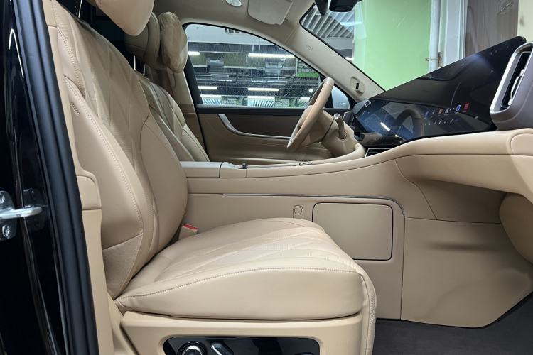 Used Hima AITO M9 2025 Extended-Range Ultra Version 52 kWh 6-Seater Interior 4