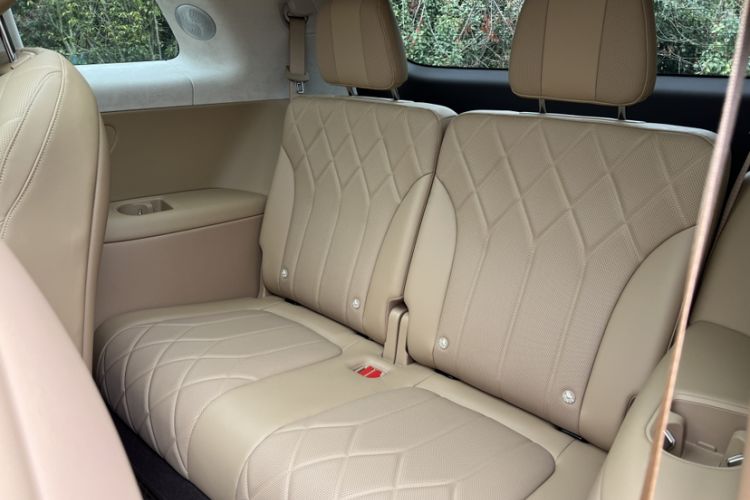 Used Hima AITO M9 2025 Extended-Range Ultra Version 52 kWh 6-Seater Interior 5