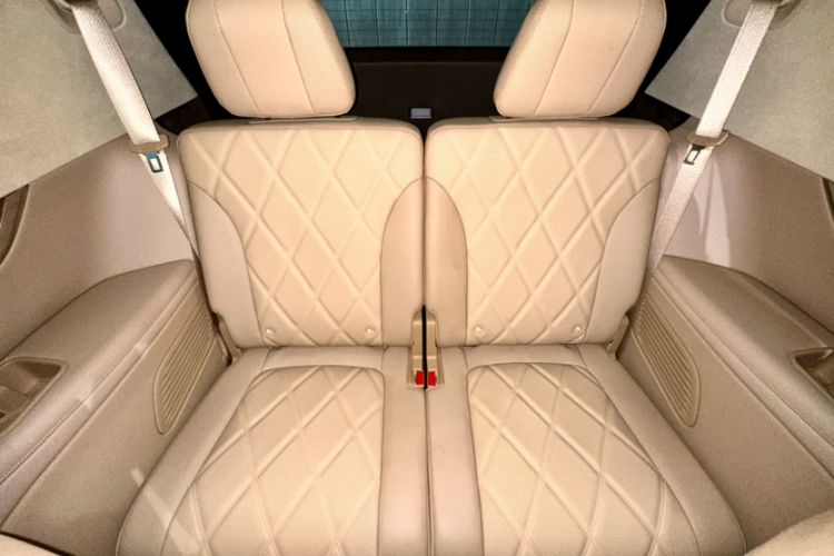 Used Hima AITO M9 2025 Extended-Range Ultra Version 52 kWh 6-Seater Interior 5