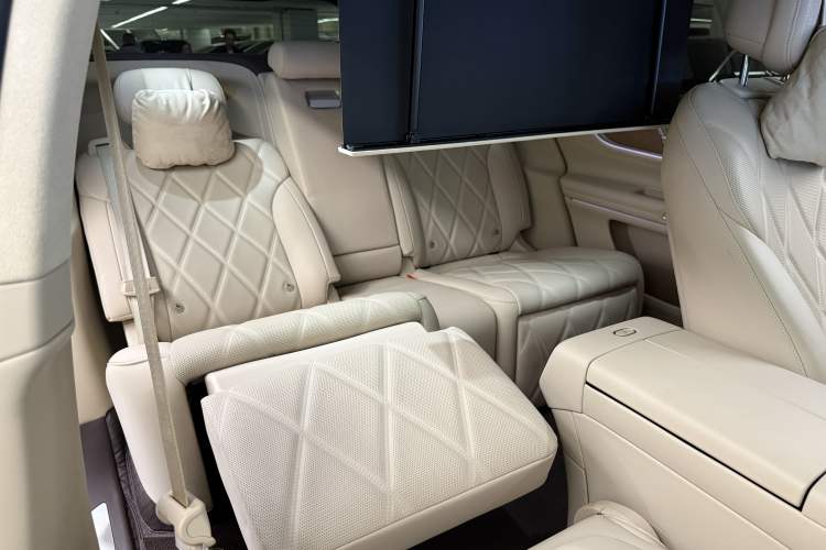 Used Hima AITO M9 2025 Extended-Range Ultra Version 52 kWh 5-Seater Edition Interior 6