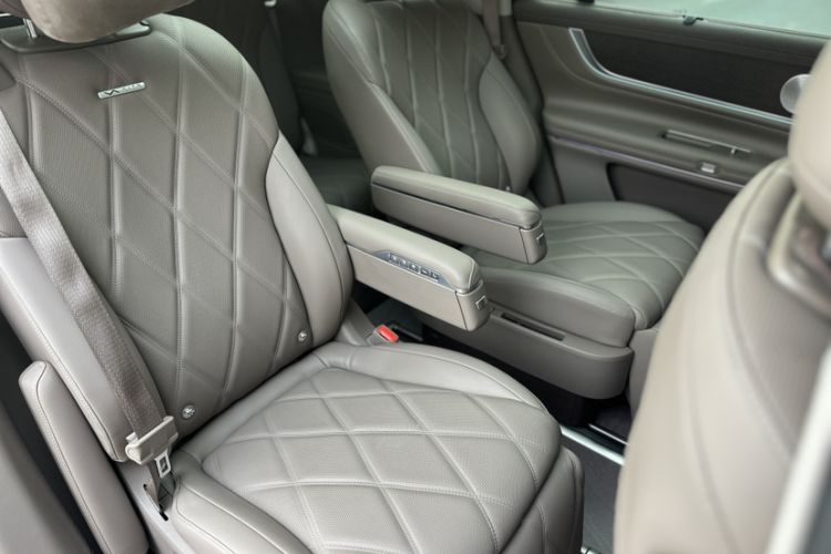 Used Hima AITO M9 2025 Extended-Range Ultra Version 52 kWh 6-Seater Interior 6