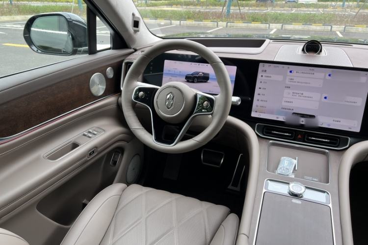 Used Hima AITO M9 2025 Extended-Range Ultra Version 52 kWh 6-Seater Interior 7