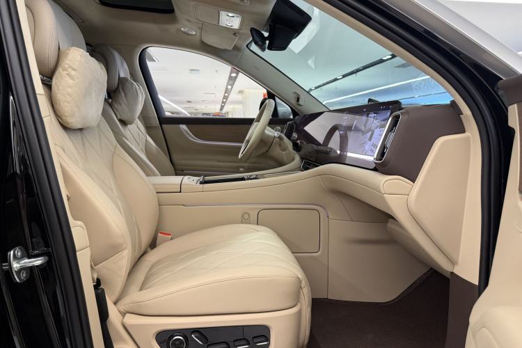 Used Hima AITO M9 2025 Extended-Range Ultra Version 52 kWh 5-Seater Edition Interior 8