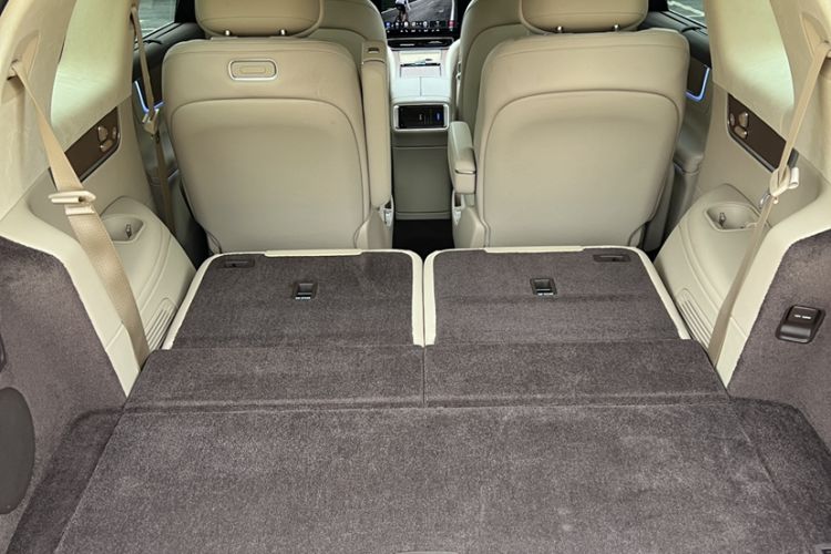 Used Hima AITO M9 2025 Extended-Range Ultra Version 52 kWh 6-Seater Interior 8