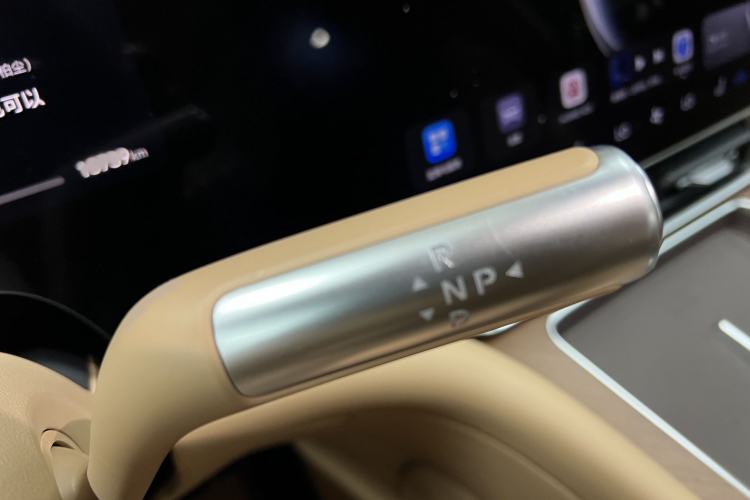Used Hima AITO M9 2025 Extended-Range Ultra Version 52 kWh 6-Seater Interior 8