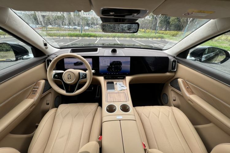 Used Hima AITO M9 2025 Extended-Range Ultra Version 52 kWh 6-Seater Interior 9