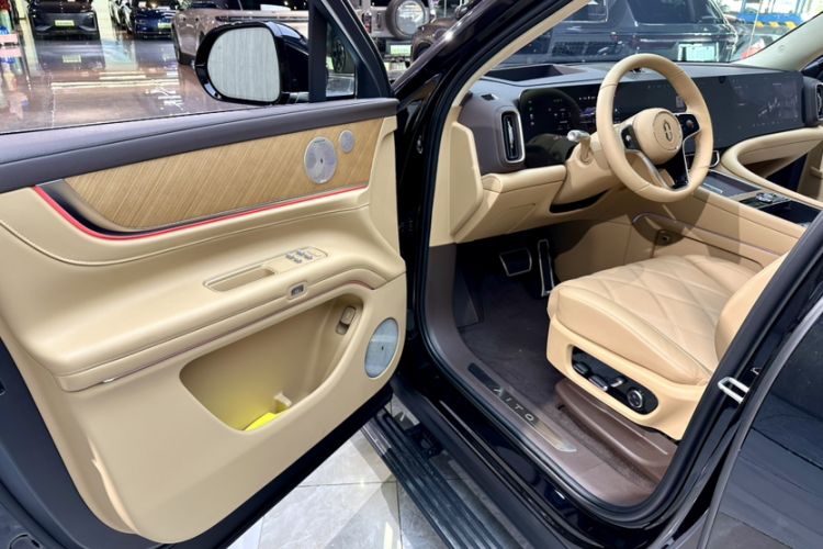 Used Hima AITO M9 2025 Extended-Range Ultra Version 52 kWh 6-Seater Interior 9